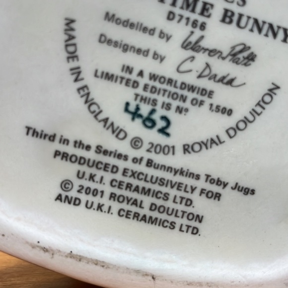 Halloween Witching-Time Bunnykins Royal Doulton Toby Jug Figurine - Picture 10 of 12